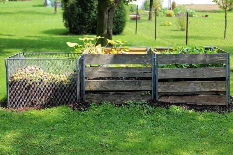 Les alliés de la fertilité : outils pour le compost et le paillage