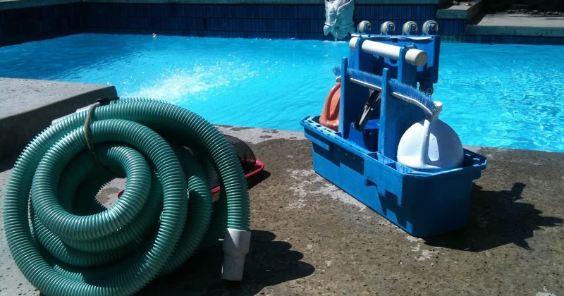 Comment purger l’air de la pompe piscine : la procédure complète