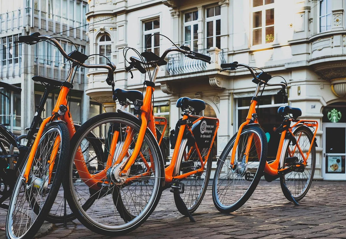 Location ou achat d'outils : quelle solution est rentable en 2026 ?