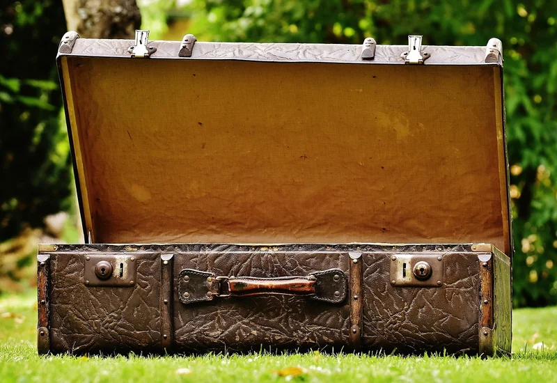 Comment choisir son urne mariage valise : les 5 critères qui comptent vraiment